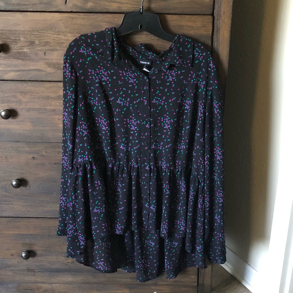 Torrid size 2 confetti dot hi low top